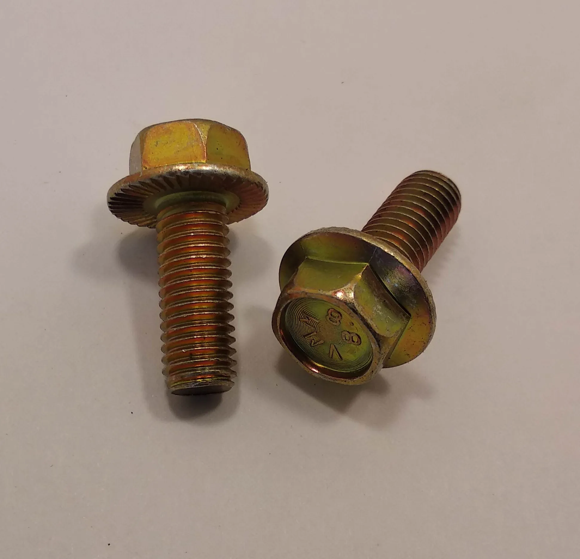 274251 - Болт М10x25мм, вся техн. CNH